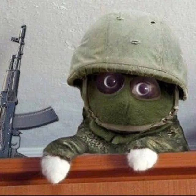 Ảnh vui mèo mafia tạo cơn sốt trên Facebook